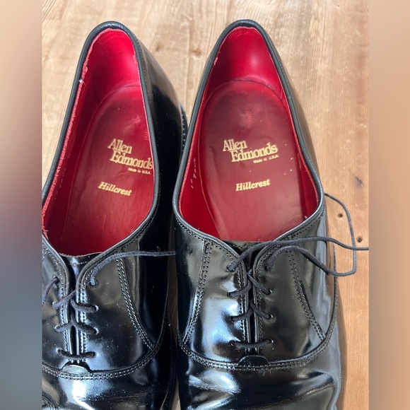 Allen Edmonds Men’s Hillcrest Oxford Shoes - Picture 3 of 7